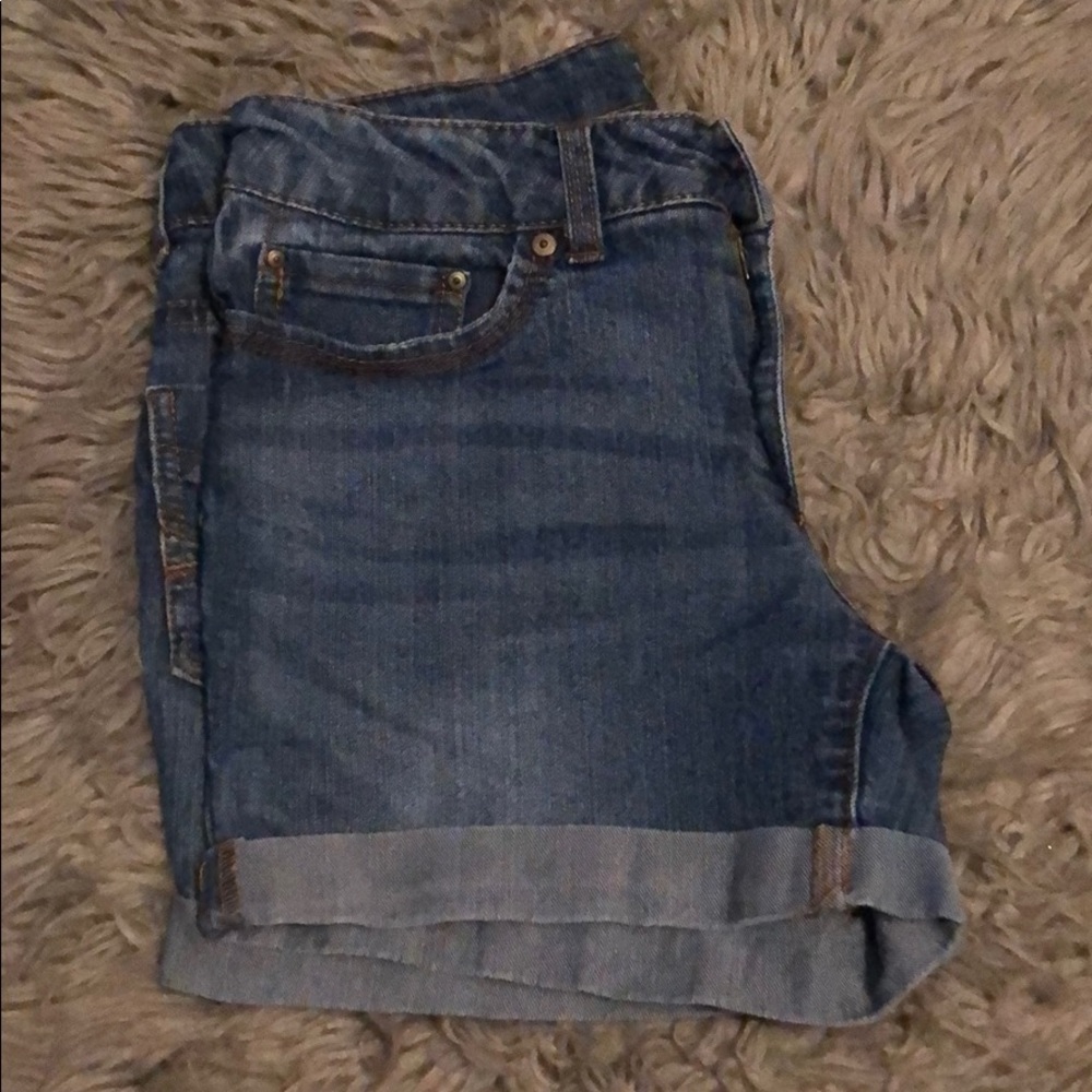 denim shorts - Picture 6 of 6